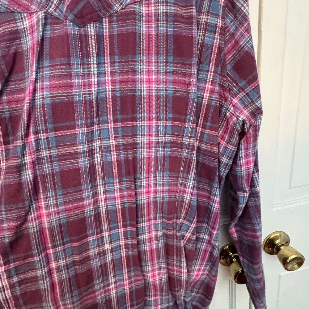 Adorable trendy pink Bit & Bridle Plaid Flannel Shirt – Size L - Picture 4 of 10
